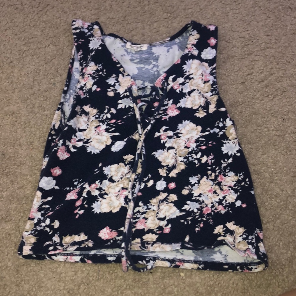 Floral cropped tank top